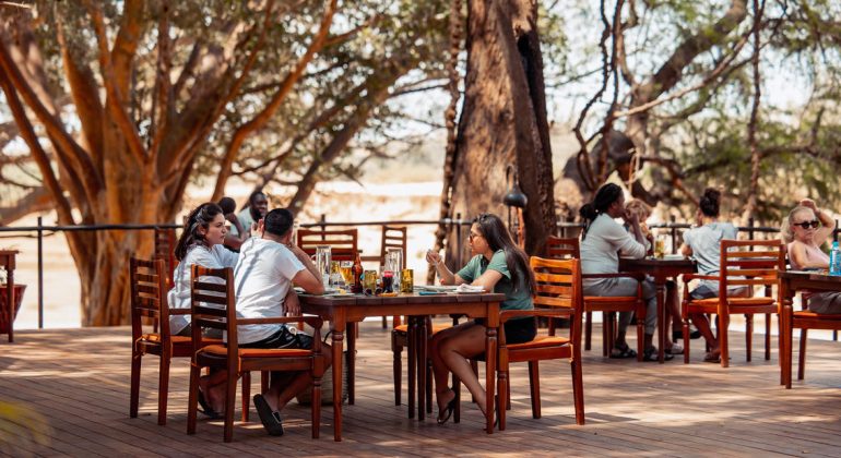 Soroi Larsens Camp Dining