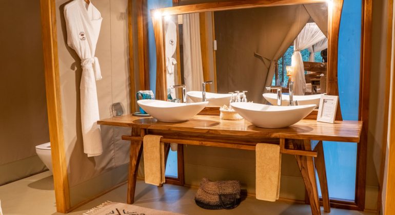 Soroi Luxury Migration Camp Bathroom