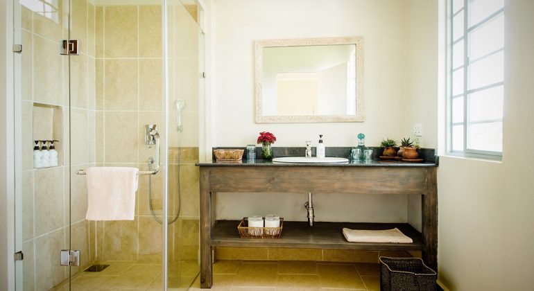 Katambuga House Bathroom