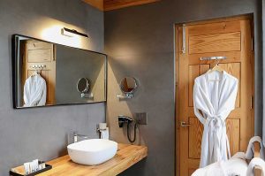 Chospa Hotel Bathroom