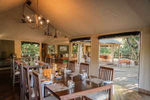 Muzimu Lodge Dining