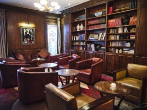 Le Doge Hotel Lounge Library