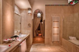 Riad Kniza Bath