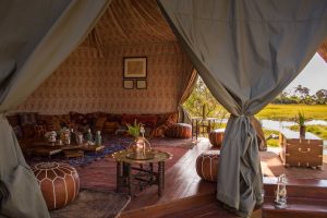 Duke's Camp Lounge