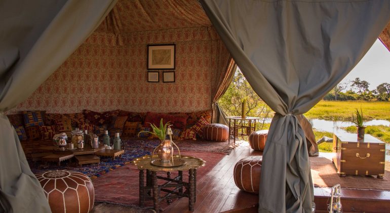 Duke's Camp Lounge