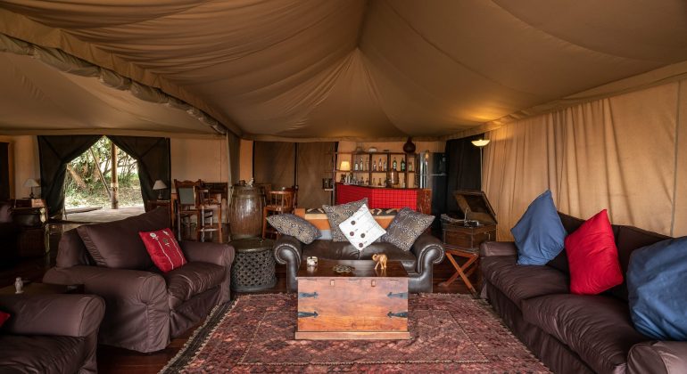 Instinct Of The Mara Lounge
