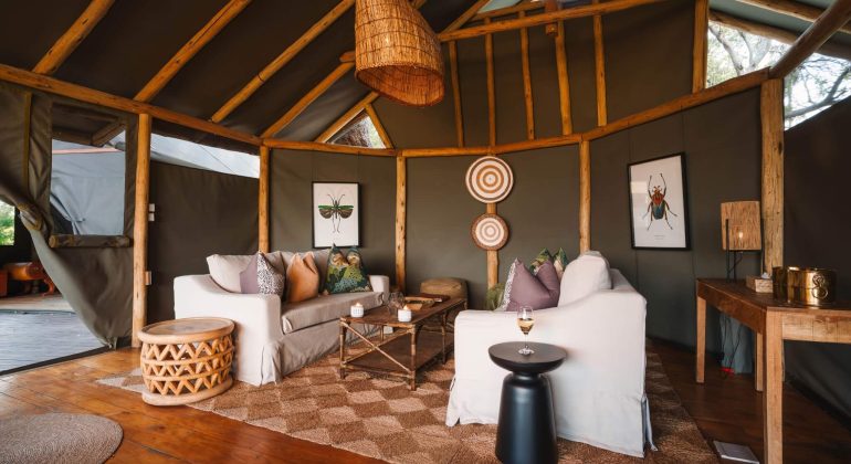 Mokolwane Lounge