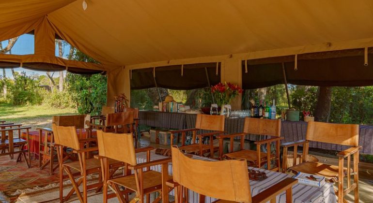 Roca River Camp Dining