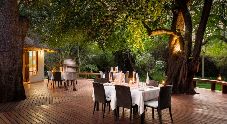 Thamo Telele Deck Dining