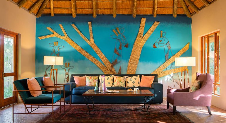 Thamo Telele Lounge