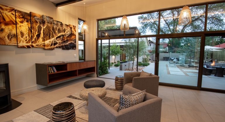 The Elegant Guesthouse Lounge