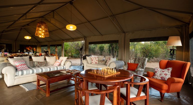 Ingwe Pan Lounge