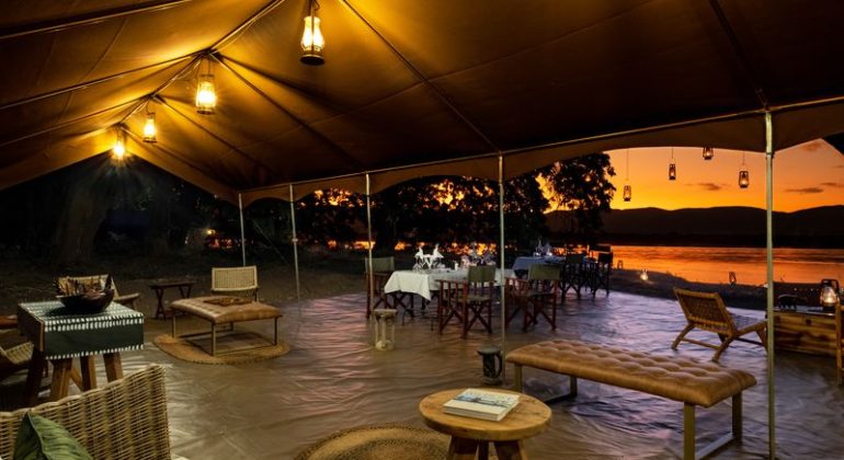Mana River Camp Lounge