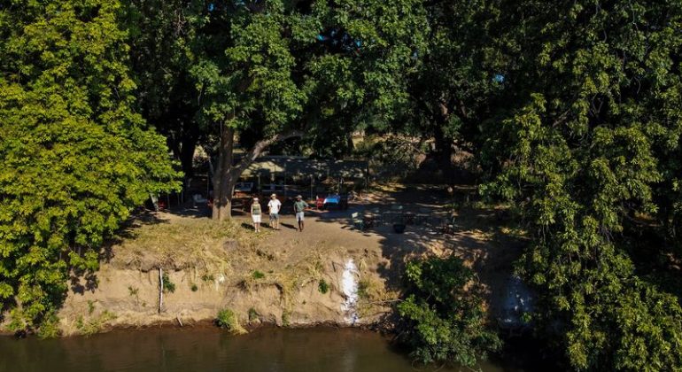 Mana River Camp By The River