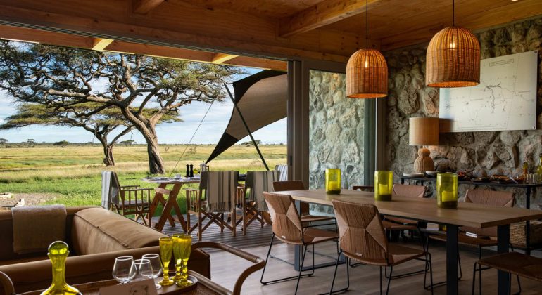 The Retreats At Namiri Plains Dining