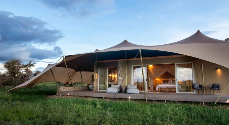 The Retreats At Namiri Plains Tent