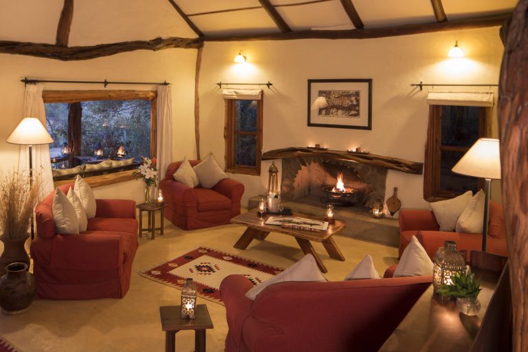 Basecamp Mara Houses Lounge