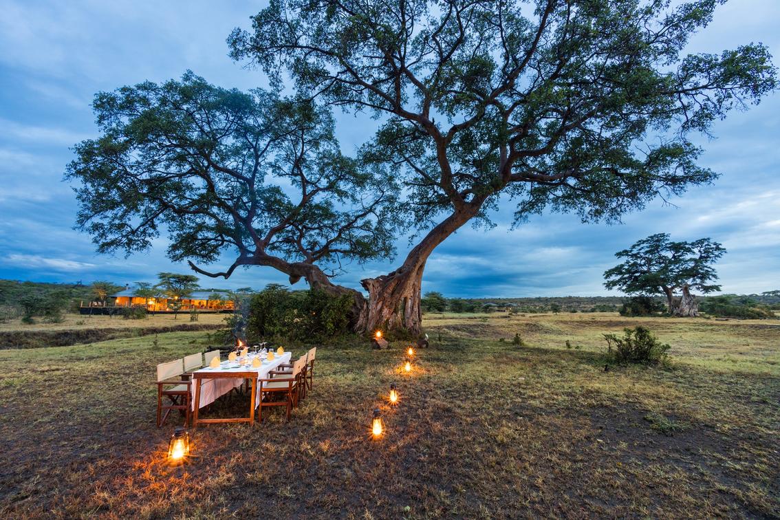 Saruni Leopard Hill Bush Dining